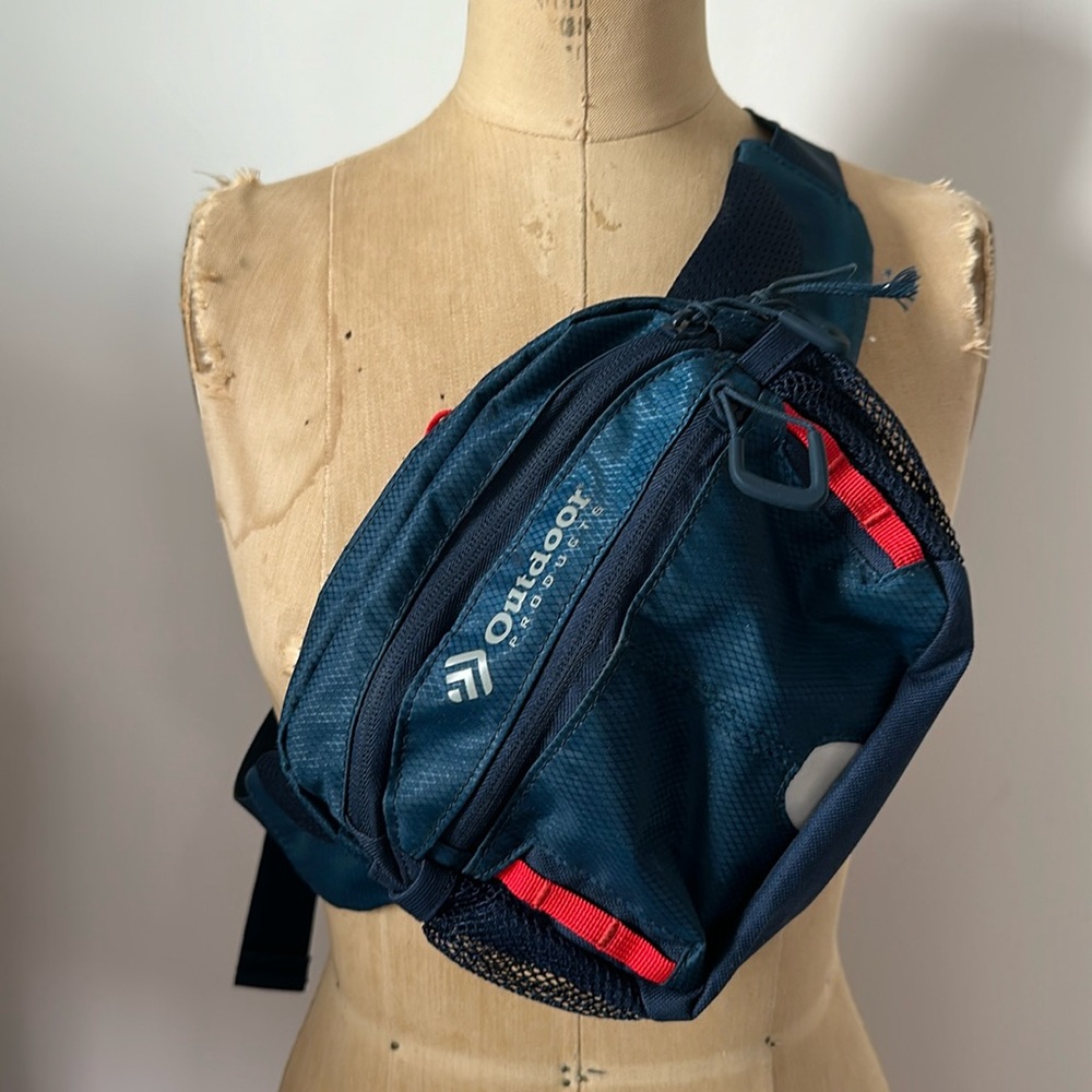 Outdoor Products padded strap Echo Waistpack crossbody Fanny pack blue 3L